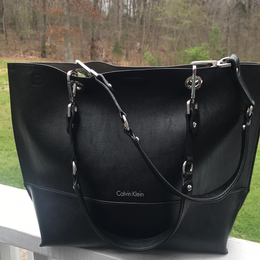 CALVIN KLEIN LEATHER TOTE